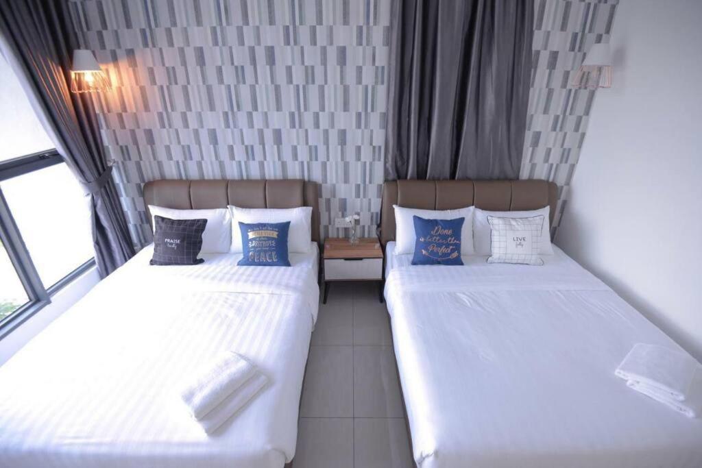 Cozy Haven Atlantis With Large Swimming Pool Apartment Malacca Exterior foto
